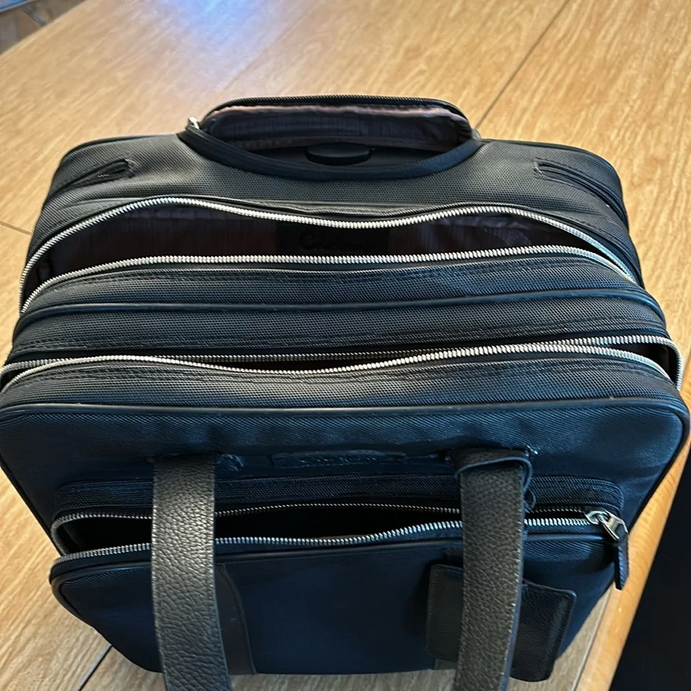 Cole Haan Overnight Work and Laptop Suitcase on wheels - Picture 5 of 9